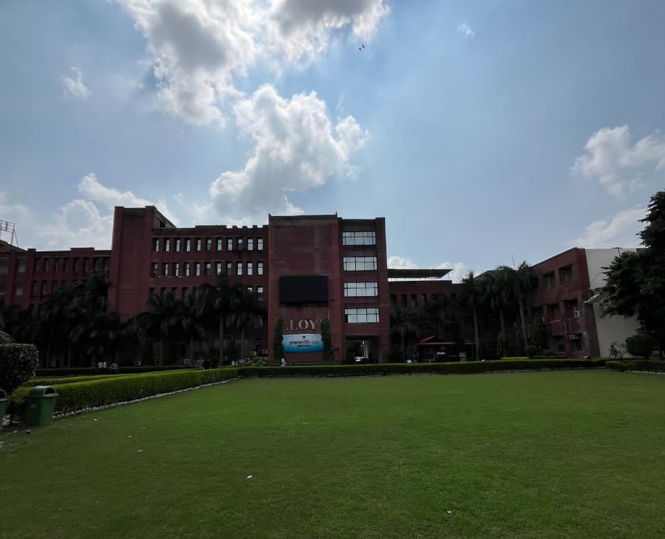 Lloyd Law College Greater Noida Campus photo 7